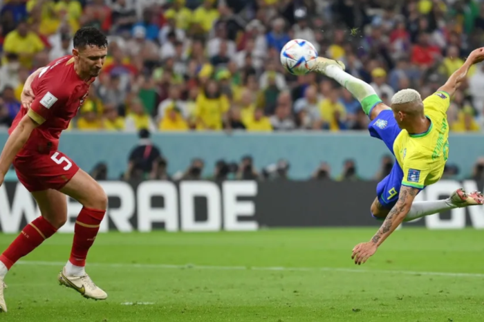 Voleio de Richarlison leva prêmio de gol mais bonito da Copa do Mundo de 2022